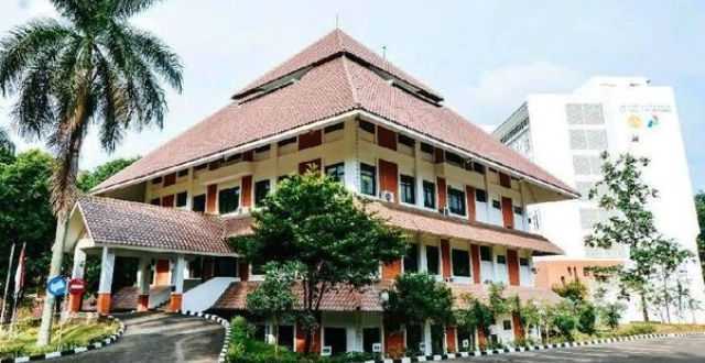 Biaya Pendidikan Program Study Fisika Universitas Indonesia