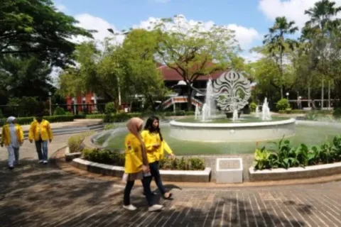 Biaya Pendidikan Program Study Sastra Belanda Universitas Indonesia