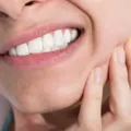 4 Tips Ampuh Atasi Sakit Gigi Dengan Obat Alami