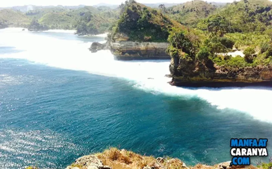 Harga Tiket Masuk Pantai Batu Bengkung Malang Selatan HTM Alamat dan Fasilitas