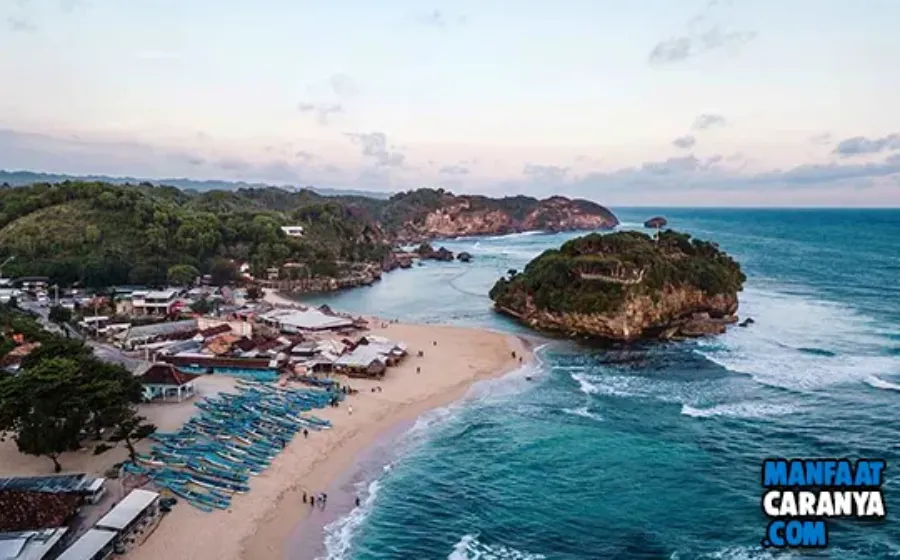 Harga Tiket Masuk Pantai Drini Gunungkidul Sejarah Alamat Lokasi dan Rute
