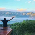 Tempat Wisata Bukit Punthuk Setumbu HTM Jadwal Alamat Rute dan Fasilitas