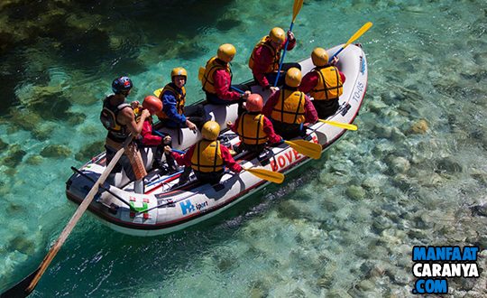 Tips Sebelum Bermain Rafting Arung Jeram untuk Pemula