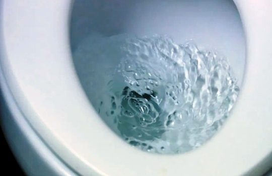 Inilah Cara Mudah Menggunakan Soda Api untuk Mengatasi WC Mampet