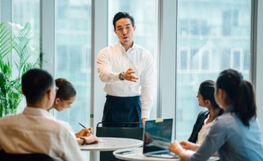 Tips Menjadi Pemimpin Perusahaan yang Baik agar Disukai Bawahan