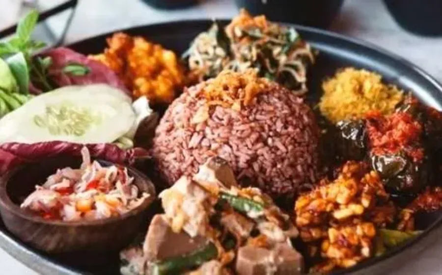 Bagaimana Cara Memasak Beras Merah Agar Tetap Pulen dan Bernutrisi
