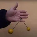 Cara memainkan Lato lato