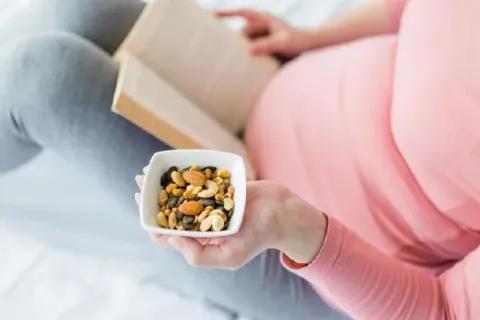 Manfaat Kacang Almond Untuk Ibu Hamil