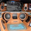 Cara Memilih Sistem Audio Mobil Terbaik, Salah SatunnyaCek Fitur Terbaru