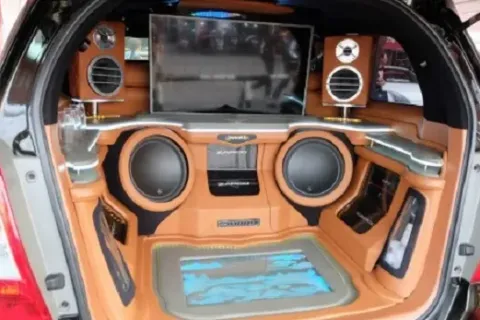 Cara Memilih Sistem Audio Mobil Terbaik, Salah SatunnyaCek Fitur Terbaru