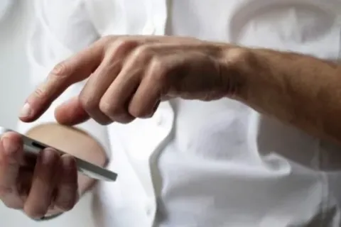 Cara Mengembalikan Kontak yang Terhapus di HP Android dan iPhone