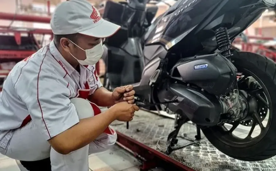 Panduan Lengkap Ganti Oli Motor, Harga, Alat, dan Langkah Langkah