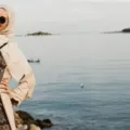 Tips Memilih Outfit ke Pantai Hijab Simple agar Tetap Modis dan Nyaman