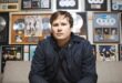 Biografi Tom DeLonge, Perjalanan Karier Musisi Ikon Punk Rock Dunia