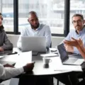 Tips Komunikasi yang Baik dengan Mitra Bisnis