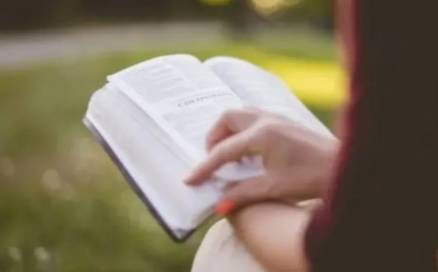 Menelusuri Dimensi Psikologis dalam Novel yang Bikin Kamu Mikir Dua Kali