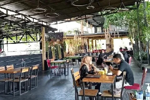 Rekomendasi Cafe Terbaik di Karanganyar Tempat Nongkrong Favorit
