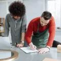 Panduan langkah demi langkah cara membuat SOP bisnis kecil untuk merapikan sistem kerja harian