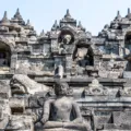 Candi Borobudur sebagai salah satu destinasi wisata sejarah terbaik di Indonesia