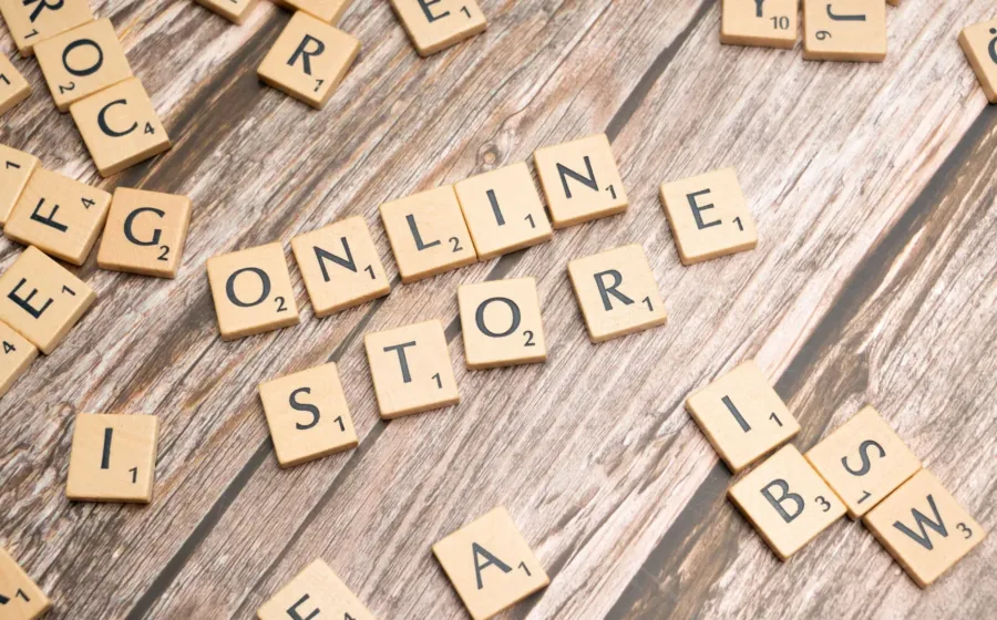 Ilustrasi tips memilih platform jualan online untuk mengoptimalkan bisnis digital